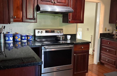 Richmond House | Charming Home in Quiet, Convenient Neighbourhood-4 BR 2 Bath House