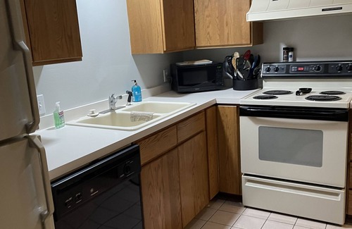 Brownstown Apartment | Charming Home Located in the Best Part of Yakima