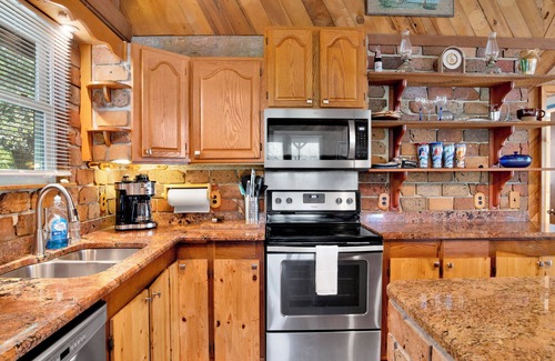 Fairhope House | Charming Home on Fish River - Perfect for your Family!