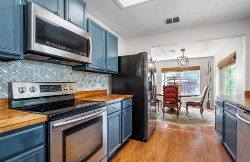 Corinth House | Charming home w/Backyard Oasis Near Denton Square