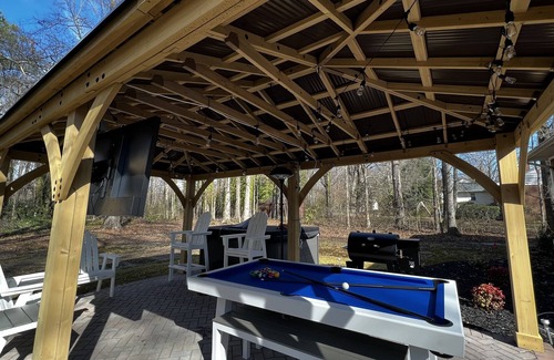 Elon College House | Charming Home w/ hot tub, pool table, and patio TV.