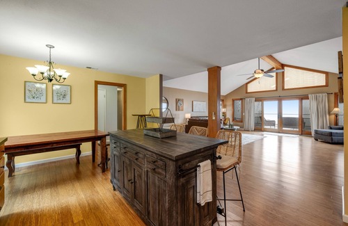 Penngrove House | Charming home with amazing view, deck, & wood-burning fireplace