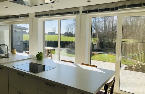 Zuienkerke House | Charming Home with Garden