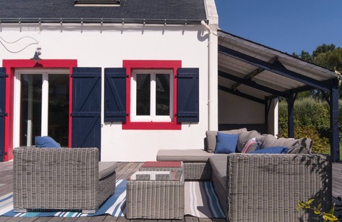 Sauzon House | Charming Home with Garden, Terrace, and Beach Access in Sauzon