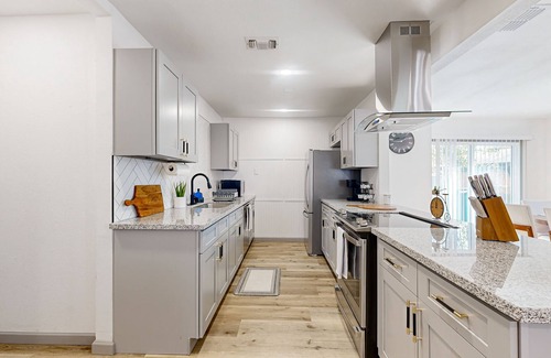 Shearer Hills - Ridgeview House | Charming home with grill & outdoor hangout - close to River Walk