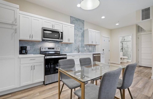 Evansville Apartment | Charming hotel suite in enchanting Evansville with AC, WiFi & parking