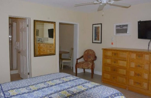 Titusville Apartment | Charming hotel suite with AC and WiFi in delightful Titusville