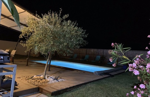 Ambares-et-Lagrave House | Charming house with pool near Bordeaux