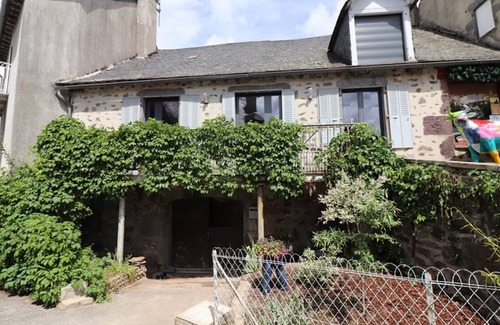 Anglards-de-Salers Cottage | Charming House Near Salers with Parking, Balcony, and Modern Amenities