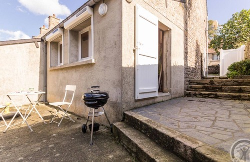 Omonville-la-Rogue Cottage | Charming House in Omonville la Rogue with Terrace, Near Port and Coastal Trails