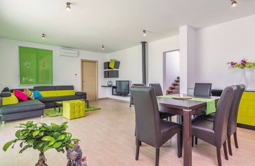 Sveti Petar u Sumi Villa | Charming house for kids with parents on 3000 m2 of land in green countryside :)