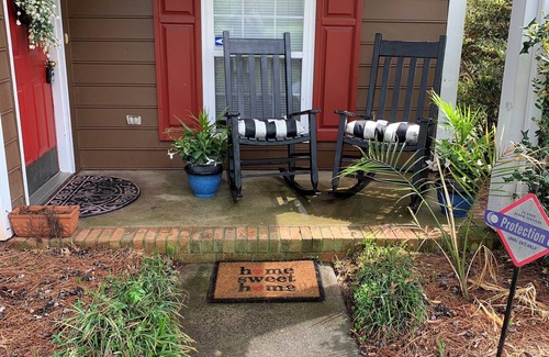 Charlotte House | Charming house 5 minutes away from Carowinds AMSPARK & 20 minutes to downtown