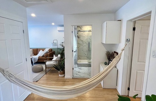 Hull House | Charming House, 5 Minutes to Chelsea & 10 Minutes from Ottawa Byward Market n