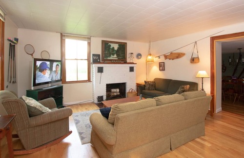 Addison House | Charming House between Wisp and Seven Springs and near Nemacolin Resort.