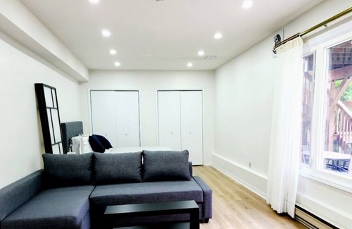 Whitby House | Charming House Close to 401/Downtown