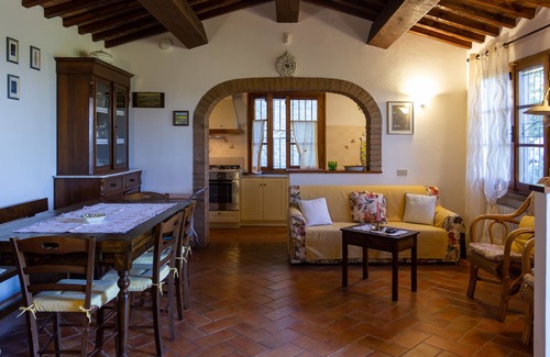 Montescudaio House | charming house for 4 persons with wifi, dishwasher and washing maschine