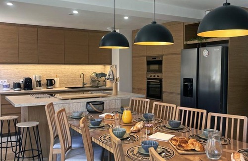 La Benissons-Dieu Cottage | Charming house with heated private pool and enclosed garden, wifi included