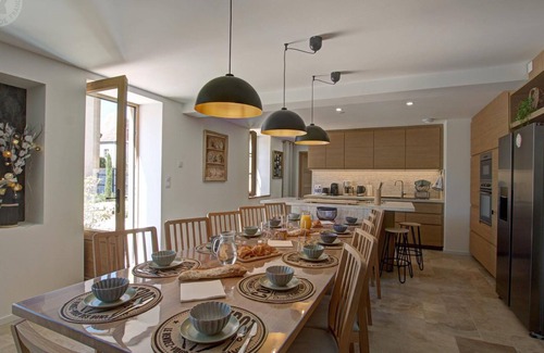 La Benissons-Dieu Cottage | Charming house with heated private pool and enclosed garden, wifi included