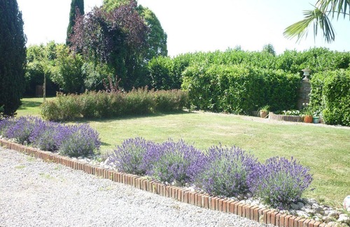Cintegabelle House | Charming house / Gîte sleeps 12