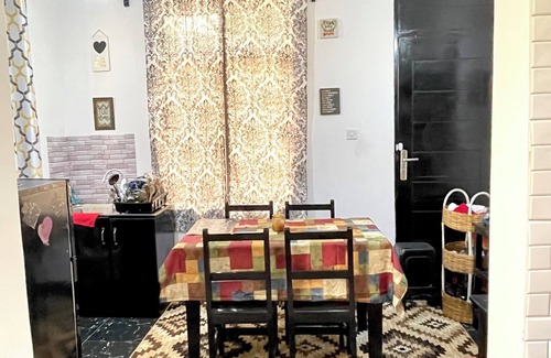 Dar es Salaam House | Charming house in Dar es Salaam with AC, WiFi, securitycamera, hot water,