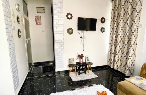 Dar es Salaam House | Charming house in Dar es Salaam with AC, WiFi, securitycamera, hot water,