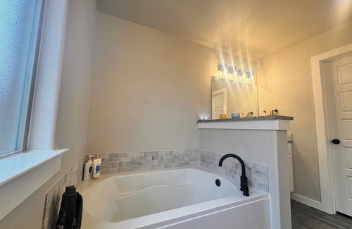 Lubbock House | Charming house in delightful Lubbock with WiFi, AC, fitness room