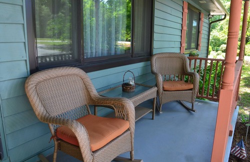 Landrum House | Charming House in Downtown Landrum