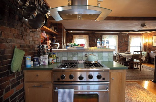 Chinatown House | Charming House In Downtown Boston, Nearby Attractions, Parking & Free WiFi
