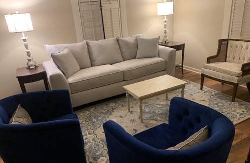 Scott House | Charming House in Downtown Scott