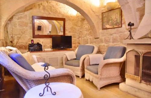 Xewkija House | Charming House in Ix - Xewkija with Terrace and Barbecue