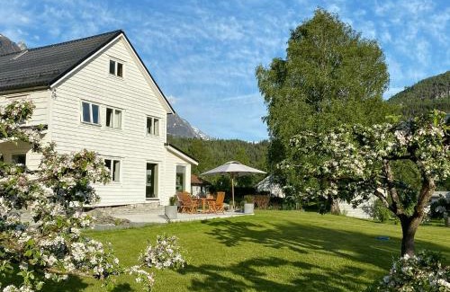 Loen House | Charming House In Loen, In The Heart Of Nordfjord