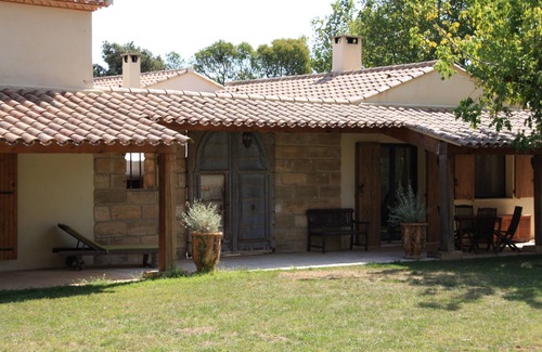 Bellegarde Villa | Charming house in Provence, peaceful setting amidst vineyards, swimming pool and tennis court