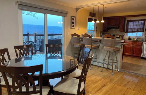 Northwest Yonkers House | Charming house in Yonkers with Hudson River View and close travel to get to NYC