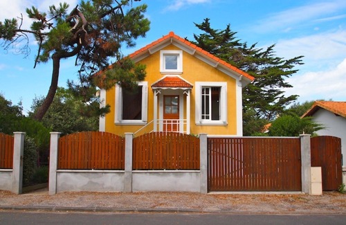 Hourtin-Plage House | Charming house near the beach