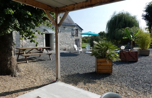 Neuille Cottage | Charming house on the outskirts of the village in an old farmhouse