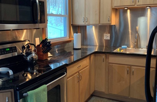 Etna House | Charming House Only 5 minutes from Cornell