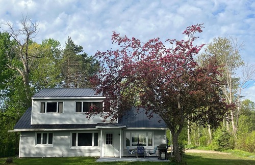 Sault Ste. Marie House | Charming house on the St. Mary's river in Sault Ste. Marie, freighters out front
