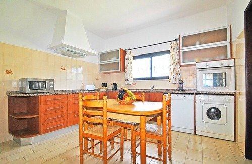 Patroves Villa | Charming house w/heatable pool & BBQ