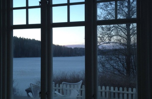 Arjang House | Charming house with comfort in a fantastic location right on the lake