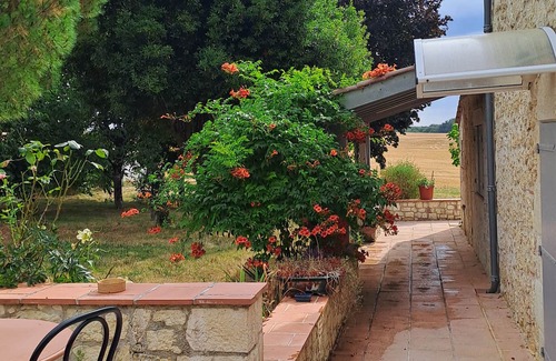 Castella Cottage | Charming house with dovecote, swimming pool and garden.