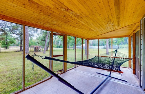 Porter House | Charming house with enclosed backyard, Hammock and W/D