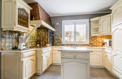 Saint-Molf Cottage | Charming House with Heated Pool, Near Beaches & Guérande, Sleeps 9