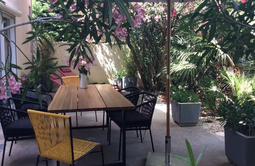 Graveson House | Charming house with garden. Pool. 8 min Saint Rémy