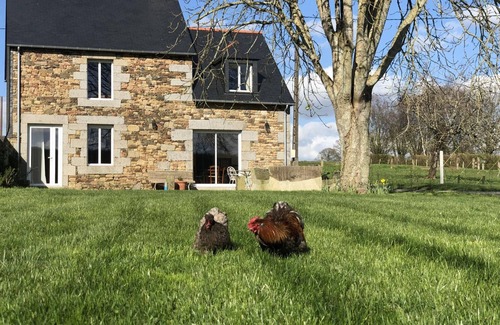 Marcilly Cottage | Charming house with garden, parking, and Wi-Fi near Marcilly