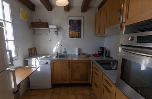 Bangor House | Charming House with Garden, Near Shops and Donnant Beach