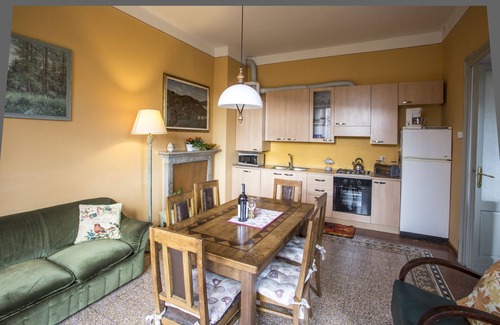 Pettenasco Apartment | Charming house with garden near the romantic lake of 0rta, for 6 people