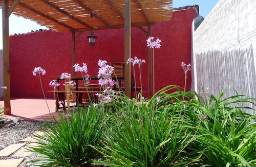 Riola Sardo House | Charming house with beautiful garden, close to the beach. Free WiFi!
