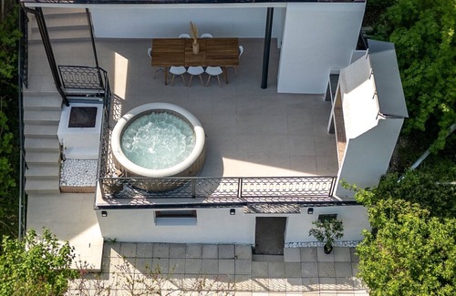 Breznik Plesivicki House | Charming house with jacuzzi and beautiful view in tranquil Vlaškovec