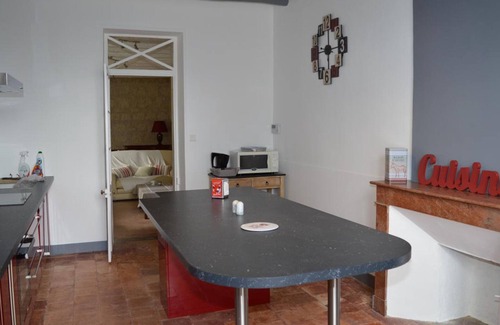 Seuilly Cottage | Charming house with private garden, fireplace and WIFI