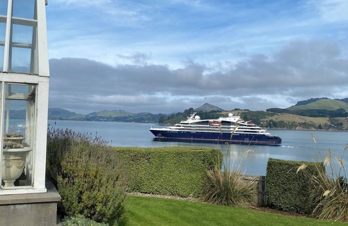 Dunedin House | Charming house with WiFi in welcoming Dunedin